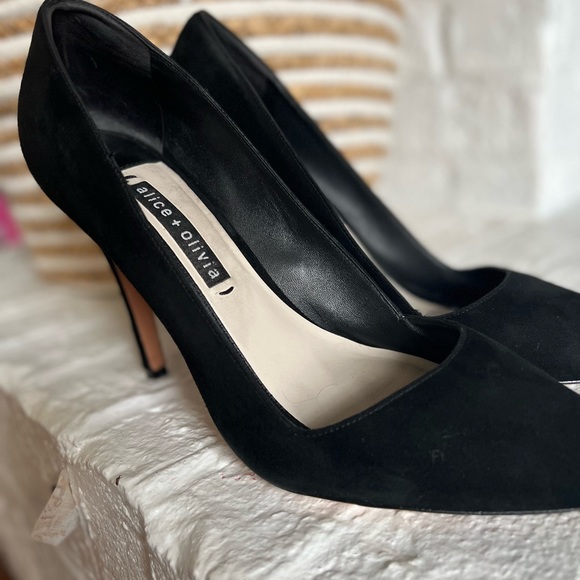 Black Alice + Olivia stilettos GUC fits like 8-8.5 - Picture 1 of 6
